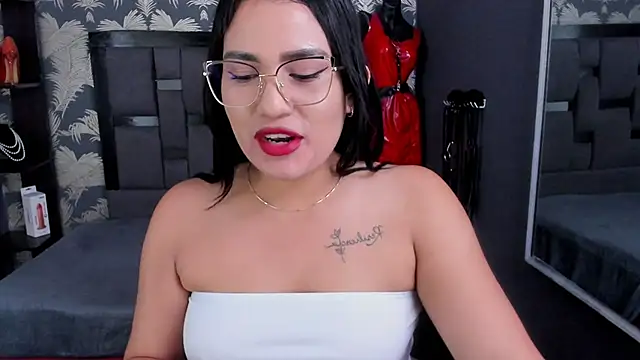 Cumming Tiffani online show from October 1, 1:16 pm