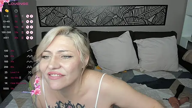Snapshot of fucking_punishment chatting on October 9, 2:37 am fucking punishment online show from October 9, 2:37 am