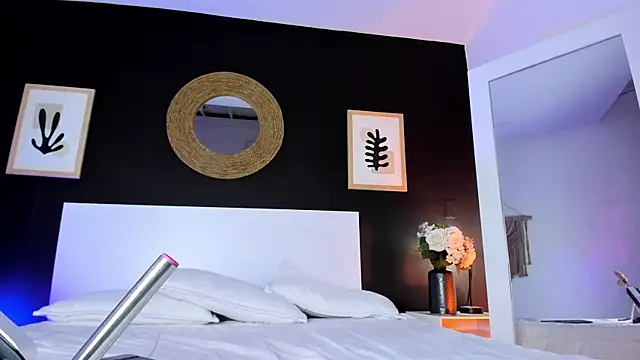 VioletPaket online show from November 29, 1:26 pm