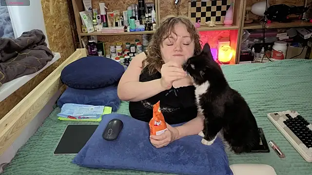 MiniNatalie online show from December 14, 4:18 am