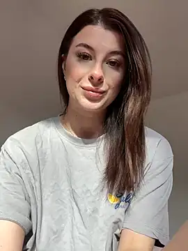 Mia-Minou online show from March 8, 1:59 pm