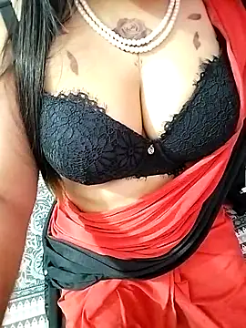 MISS QAYENAT online show from December 4, 5:14 pm