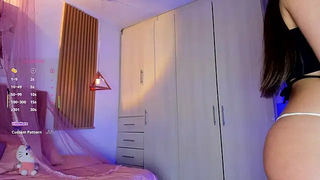 mia nevaeh online show from February 17, 8:41 pm