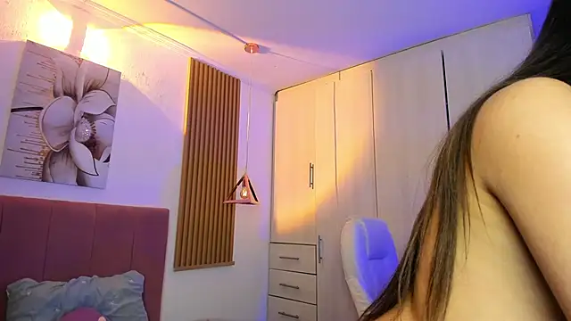 mia nevaeh online show from October 27, 10:26 pm