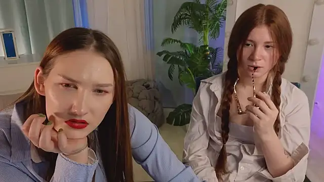 Freckle Diyana online show from March 1, 9:36 pm