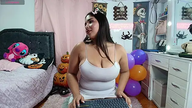Snapshot of AnnaRosse1 chatting on October 11, 12:04 am AnnaRosse1 online show from October 11, 12:04 am