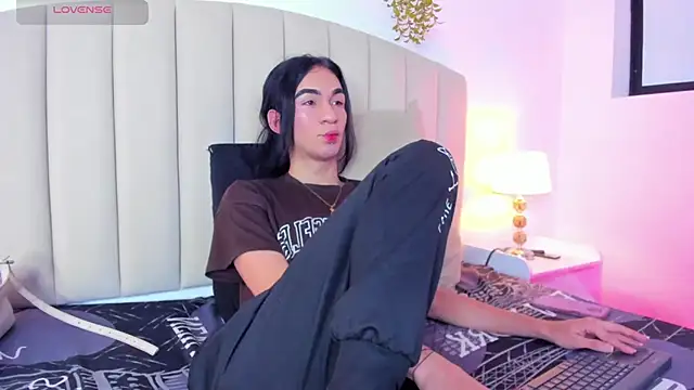 Mia thompson 19 online show from October 2, 7:52 pm