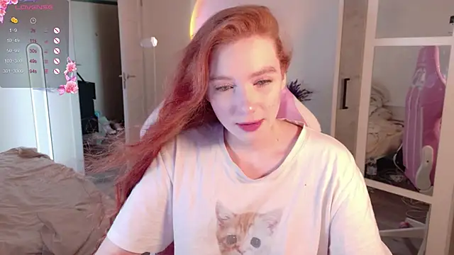 Snapshot of cinnabon_girls chatting on October 19, 7:32 am cinnabon girls online show from October 19, 7:32 am