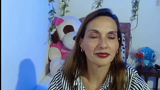 italagomez  online show from November 28, 12:35 am