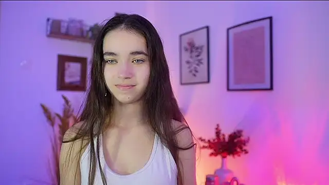 Gia Paige18 online show from October 21, 8:18 am