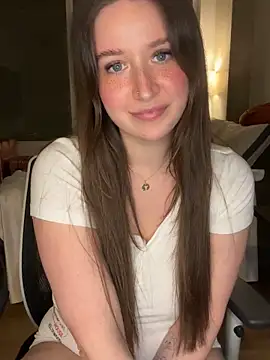 nerdynina online show from March 6, 1:34 am