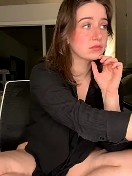 nerdynina online show from November 29, 12:36 am