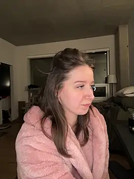 nerdynina online show from December 21, 12:37 am