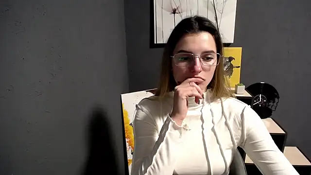 lady olivia  online show from December 4, 3:03 pm