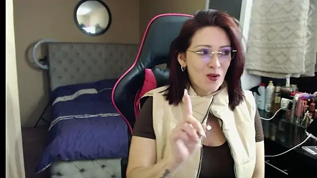 Carol Scottt online show from November 11, 5:03 am