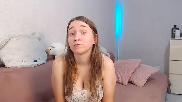 lovely hayley online show from September 18, 10:30 pm