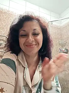 TeasyLana online show from July 4, 9:00 pm