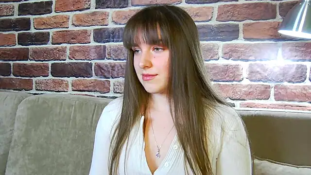 Sofia Hugs online show from October 28, 6:46 pm