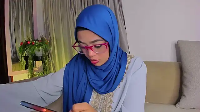 Snapshot of azzahara069 chatting on September 17, 3:04 am azzahara069 online show from September 17, 3:04 am
