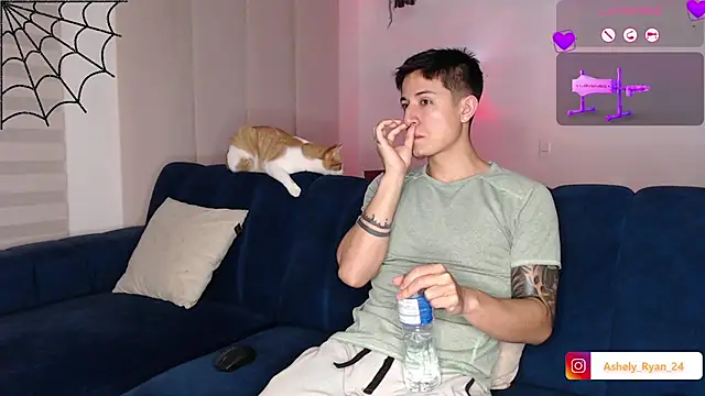 ashely ryan24 online show from October 28, 2:17 am