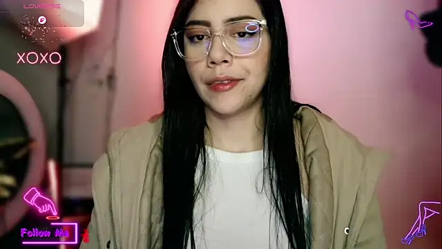 LauGrayJ online show from November 9, 6:31 am