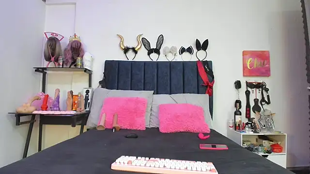 Snapshot of emmily_giraldo chatting on October 8, 1:04 pm emmily giraldo online show from October 8, 1:04 pm