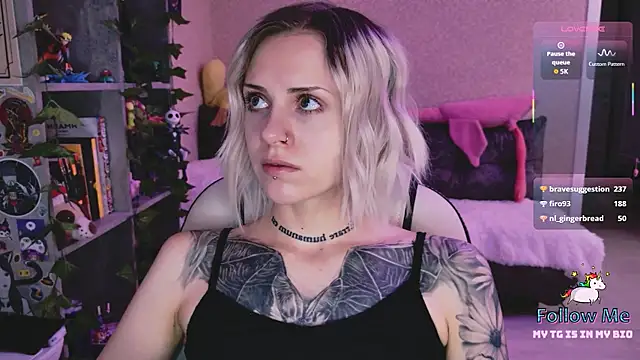 NaniMoore online show from February 7, 10:13 pm