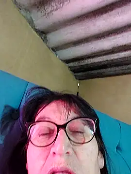 clarita 01 online show from October 31, 12:09 pm