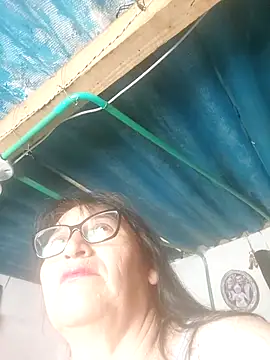 clarita 01 online show from March 28, 2:49 pm