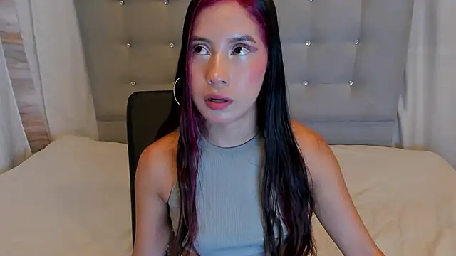 nymphomanya online show from April 15, 9:26 pm