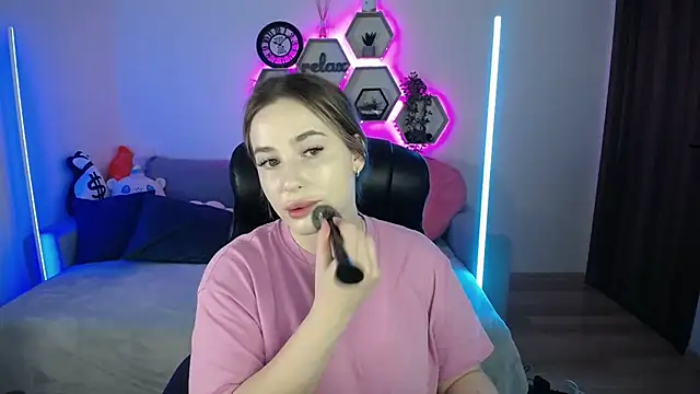 Snapshot of SabrinViolet chatting on September 24, 8:13 am SabrinViolet online show from September 24, 8:13 am