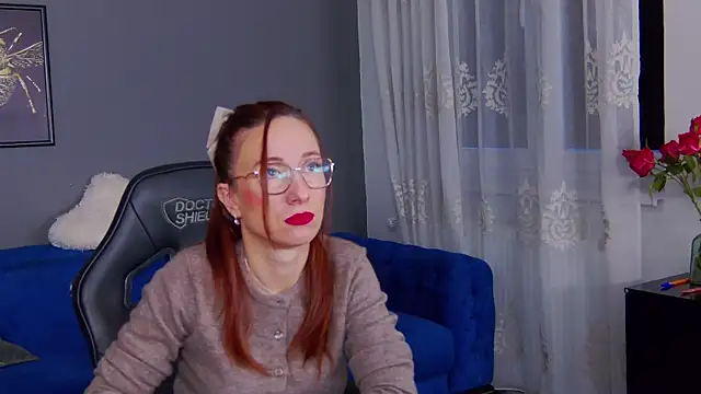 AnneHove online show from October 27, 5:03 am