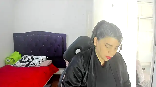 Snapshot of vikyadams chatting on September 16, 12:24 pm vikyadams online show from September 16, 12:24 pm