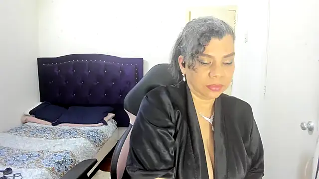 Snapshot of vikyadams chatting on September 13, 9:56 pm vikyadams online show from September 13, 9:56 pm