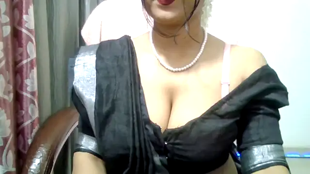 Queenhimanshi online show from December 20, 8:35 pm