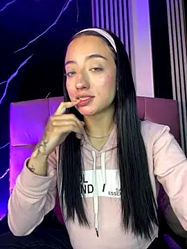 Ady 18 online show from November 17, 10:43 pm