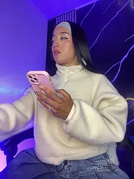 Ady 18 online show from October 31, 8:02 pm