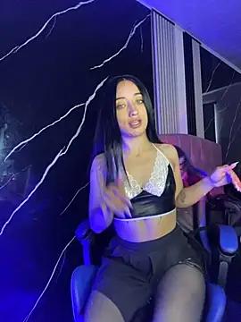 Ady 18 online show from December 1, 7:49 pm