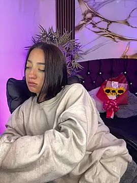 Ady 18 online show from February 13, 9:49 pm