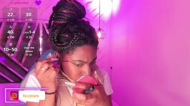 Queen perla  online show from September 27, 2:02 pm