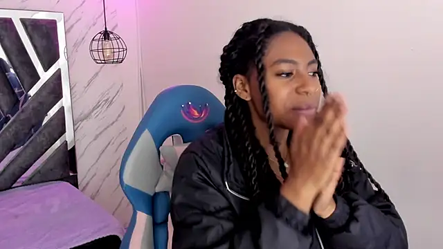 Queen perla  online show from November 9, 12:23 pm