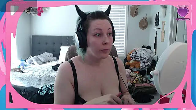 Snapshot of CirqueNoirBlu chatting on October 1, 9:53 pm CirqueNoirBlu online show from October 1, 9:53 pm