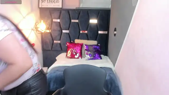 GiaFox  online show from September 9, 8:41 pm