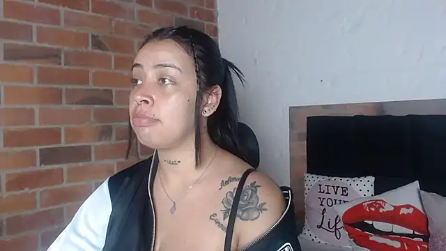 salome  hills1 online show from January 15, 7:53 pm