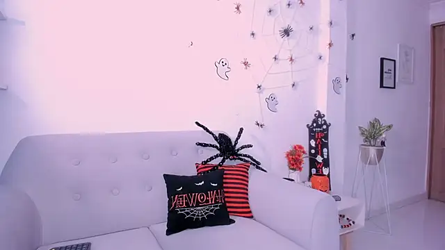 DannaHyde online show from October 16, 4:31 pm