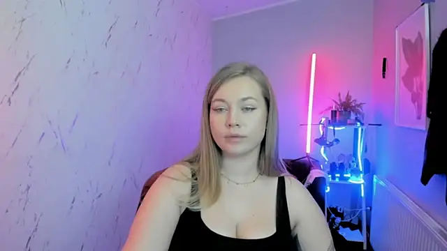 holly xglam online show from November 22, 9:28 pm