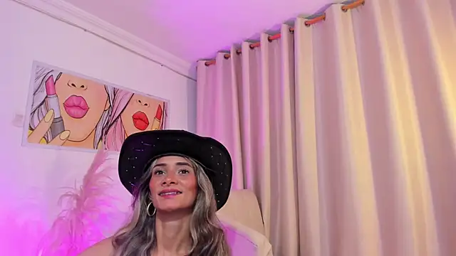 SkiinnyAna online show from April 22, 8:50 pm