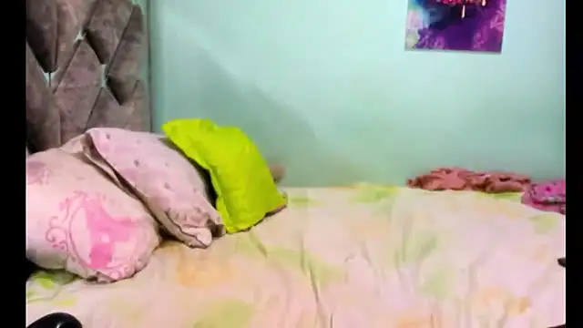 Evilmichellts1 online show from April 19, 3:12 pm