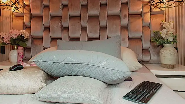 JenSexy  online show from April 18, 7:58 pm