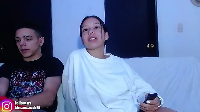 Snapshot of Kim_and_noah chatting on October 21, 6:50 am Kim and noah online show from October 21, 6:50 am